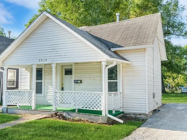 2519 Maple St, Des Moines, IA 50317