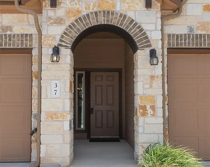 1001 Zodiac Ln #37 — Photo 3