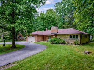 32081 Cedar Rd, Mayfield Heights, OH 44124