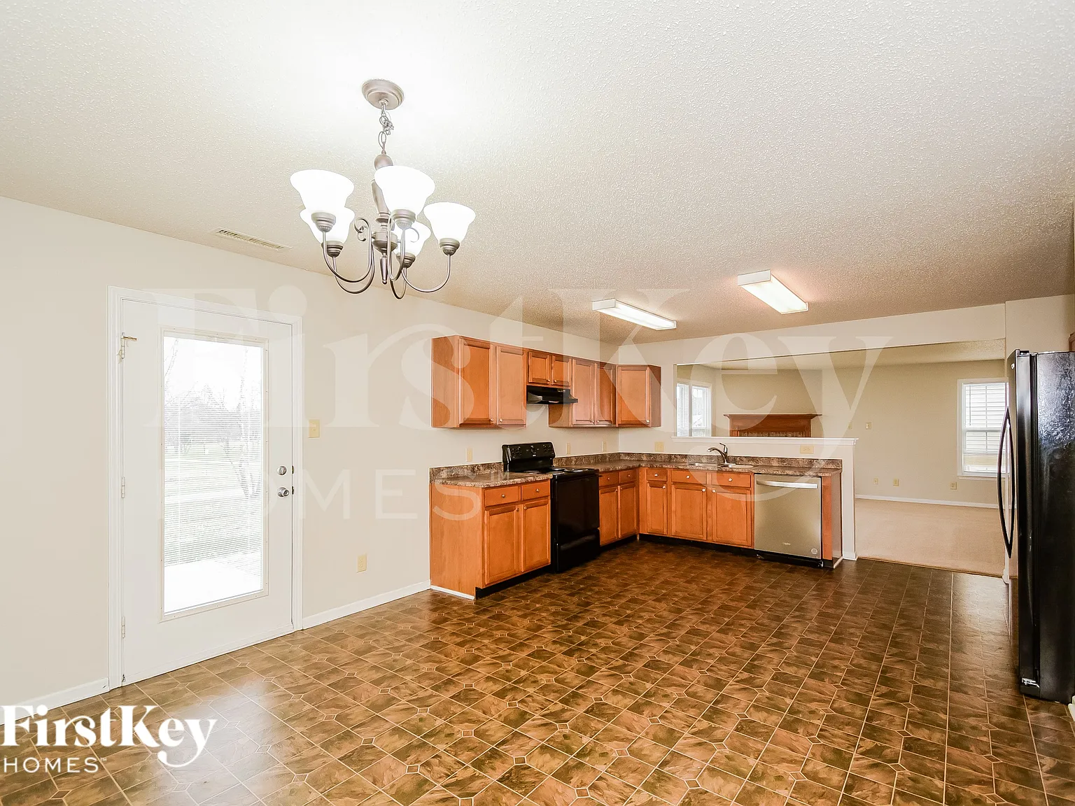 3 bed, 1.5 bath, 3245 sqft, $2,745 — Photo 4