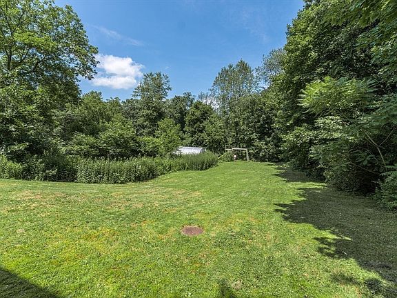 3rd image of 152 Southbridge Rd