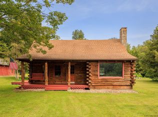 227 E Fallkill Rd, Hyde Park, NY 12538