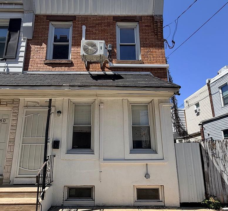 1st image of 3582 Joyce St