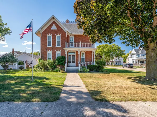 704 River St, Sabula, IA 52070