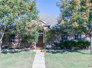 905 Reindeer Dr, Midlothian, TX 76065