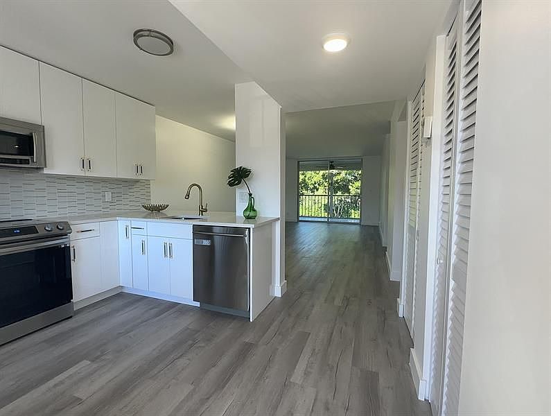 1st image of 6865 Huntington Ln APT 306