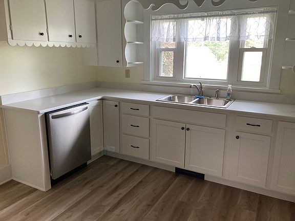 4th image of 15055 Willy Rd