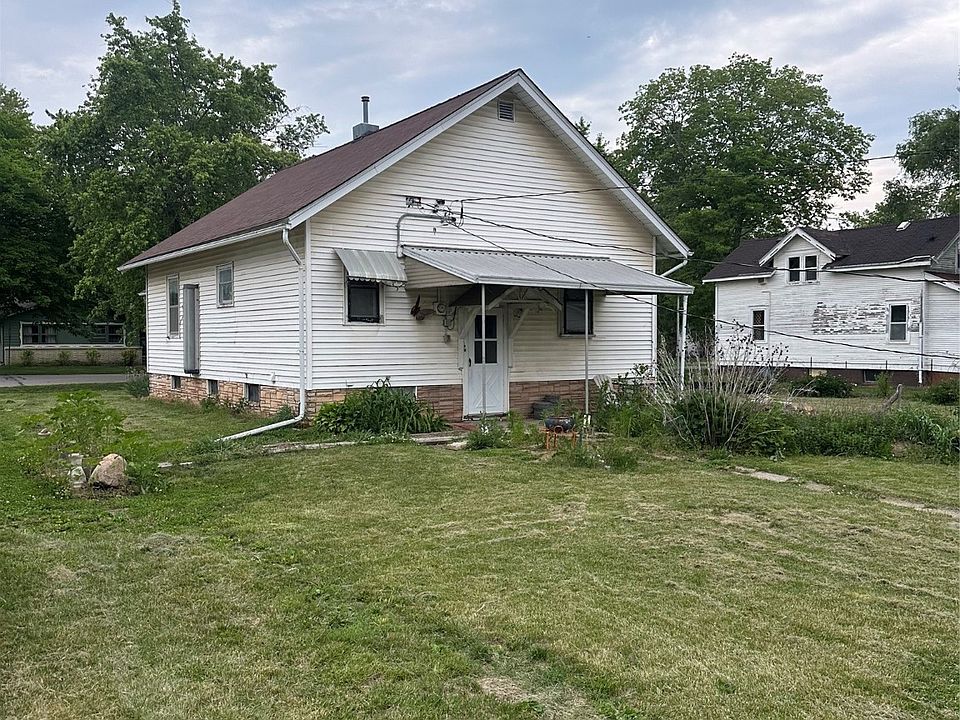 2nd image of 412 SW 1st St