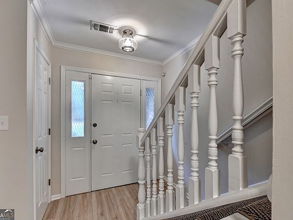 5th image of 6110 Windsor Trace Dr