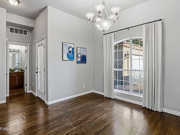 5th image of 1045 Maximo St