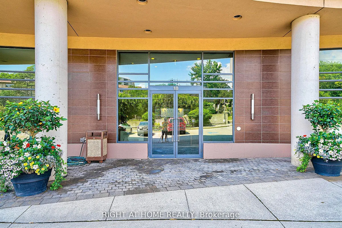 Building Photo - 18 Valley Woods Rd #813