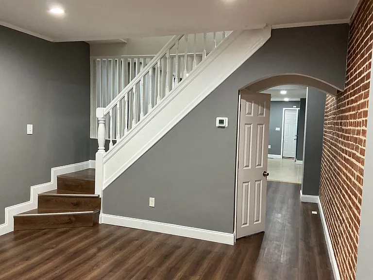 2519 W Fairmount Ave — Photo 35