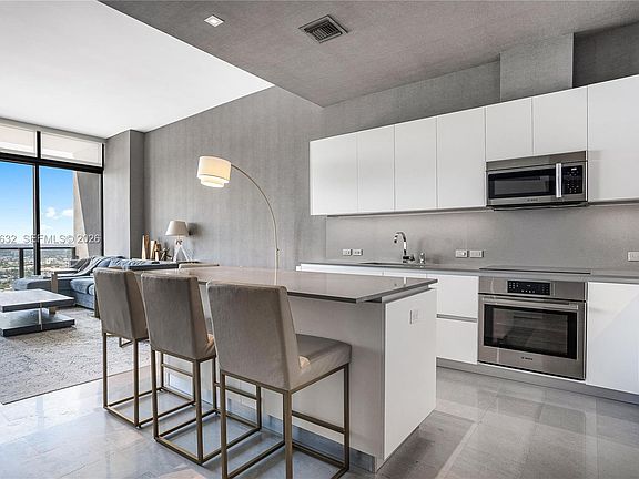 4th image of 88 SW 7th St APT 4006