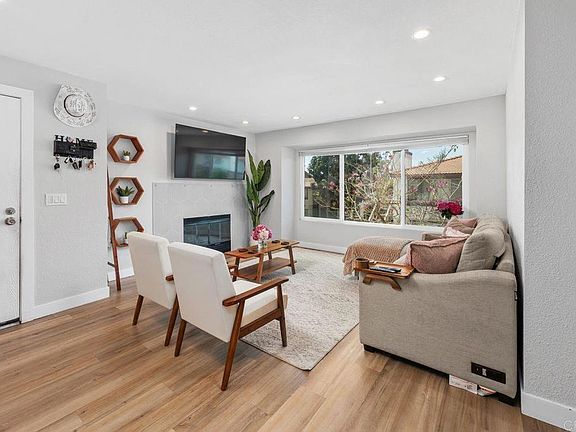 4th image of 10258 Norma Gardens Dr Unit 6