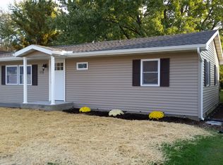 104 W Adams St, Toledo, IL 62468