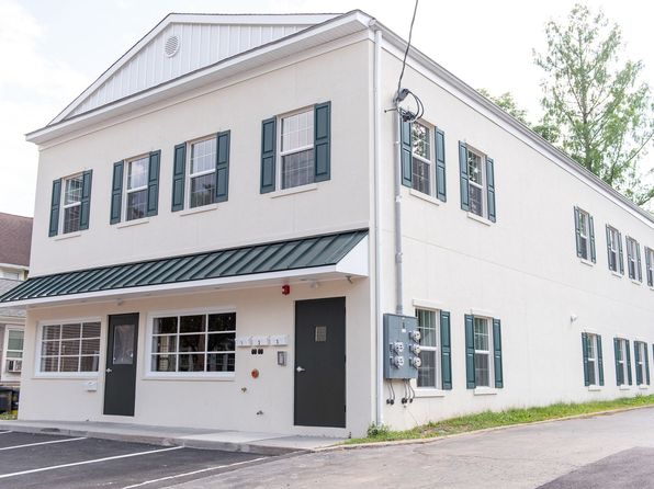 11 Seminary Ave #2