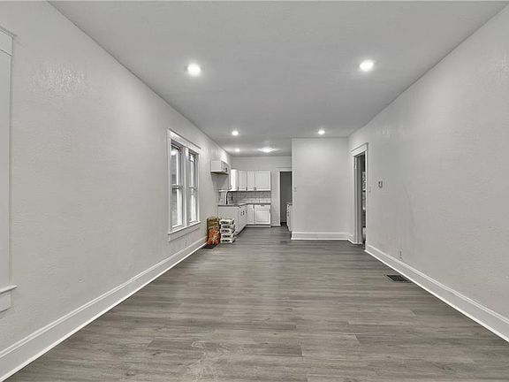 5th image of 1027 Greeley Ave