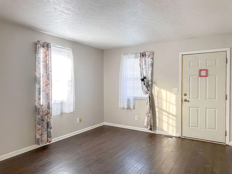 1326 S Elizabeth St — Photo 21