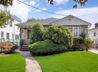 4853 210th St, Oakland Gardens, NY 11364