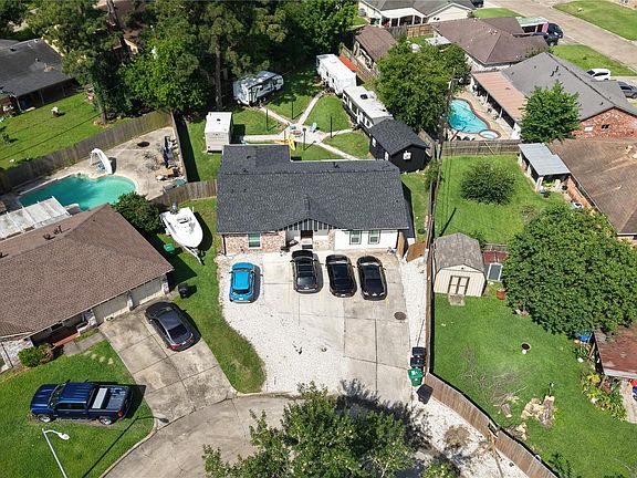 3rd image of 723 Fawn Ct