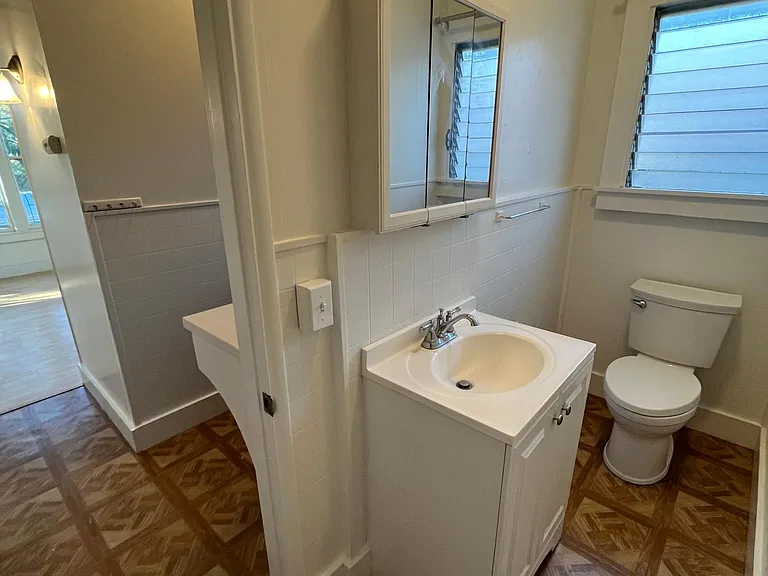 510 E Victoria St #A — Photo 12