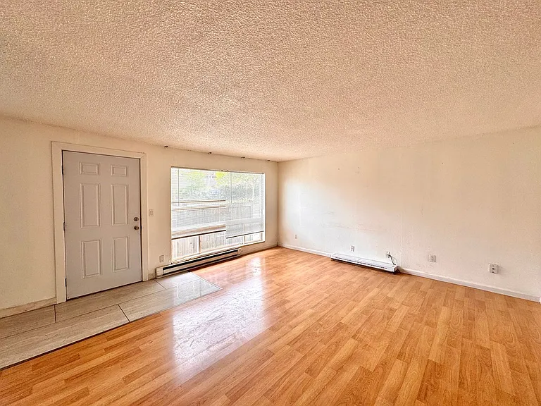 4102 38th Ave S — Photo 3