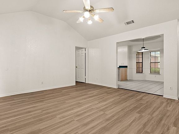 3rd image of 4707 Browning Dr