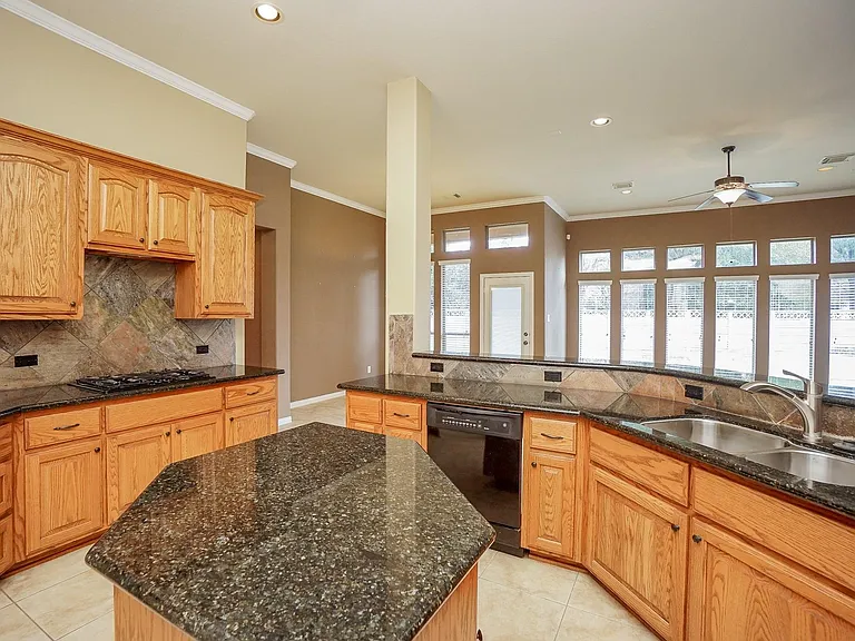 23103 Sandsage Ln — Photo 16