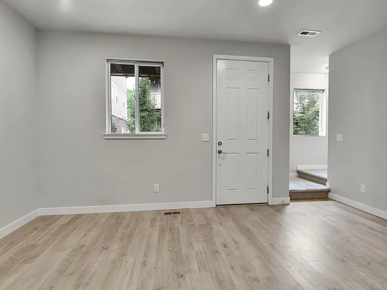 2350 S Troy Ct — Photo 35