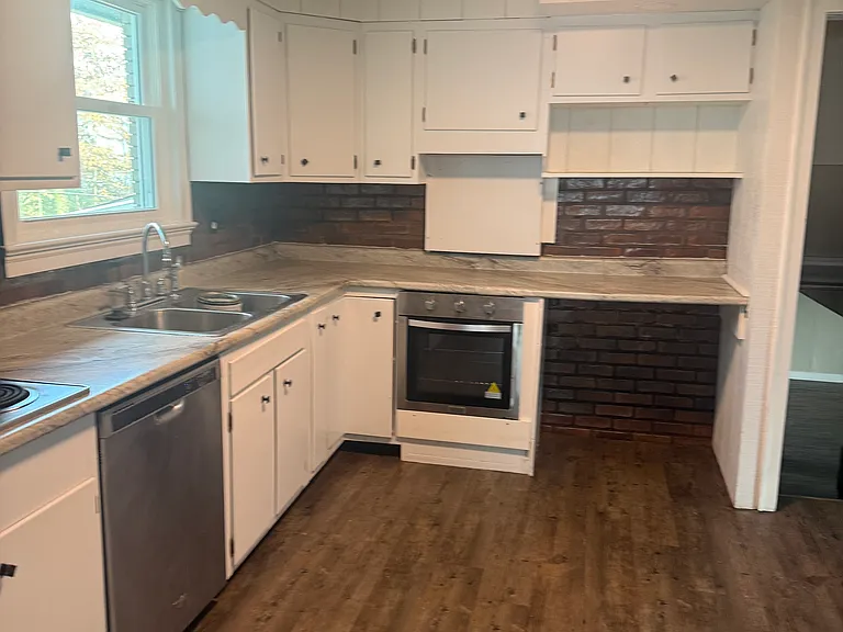 21 Montgomery Ave — Photo 19