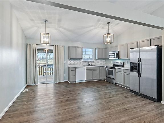 5th image of 1164 Gemstone Pointe Dr