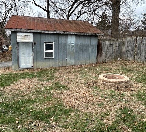 4th image of 349 Sherman Ave
