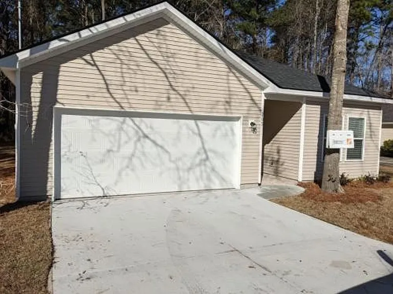 205 W Pine St — Photo 2
