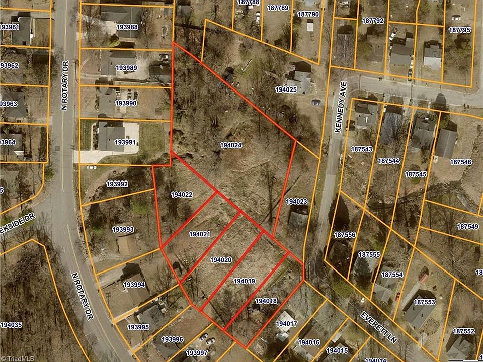 1st image of 615-623 Everett Ln