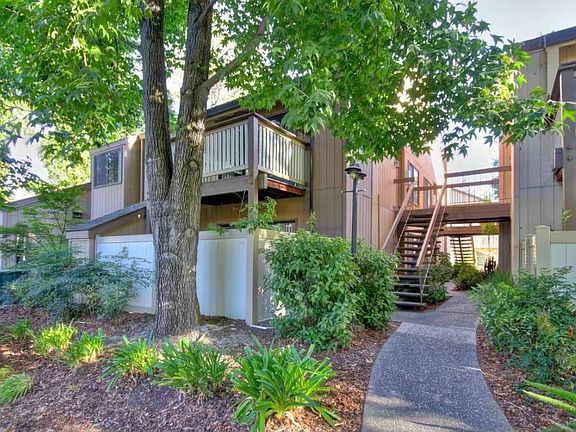 2nd image of 539 Woodside Oaks APT 2