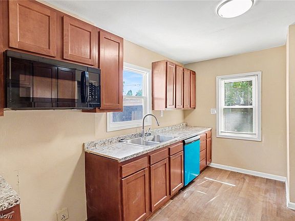 2nd image of 3652 Douglas Rd
