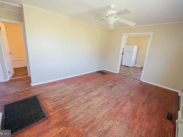 602 E Main St — Photo 22