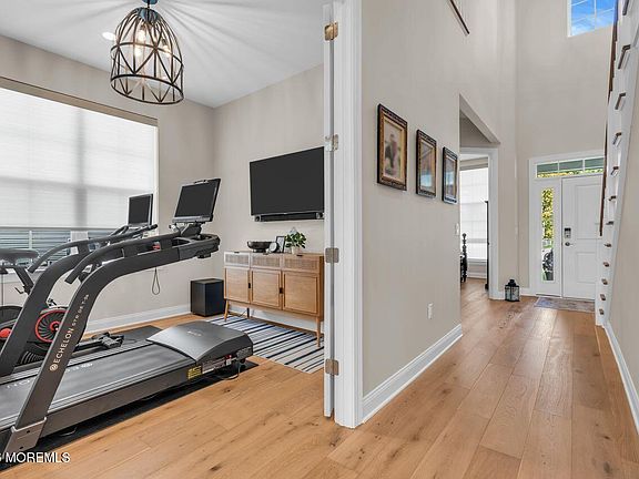 3rd image of 127 Grandview Circle