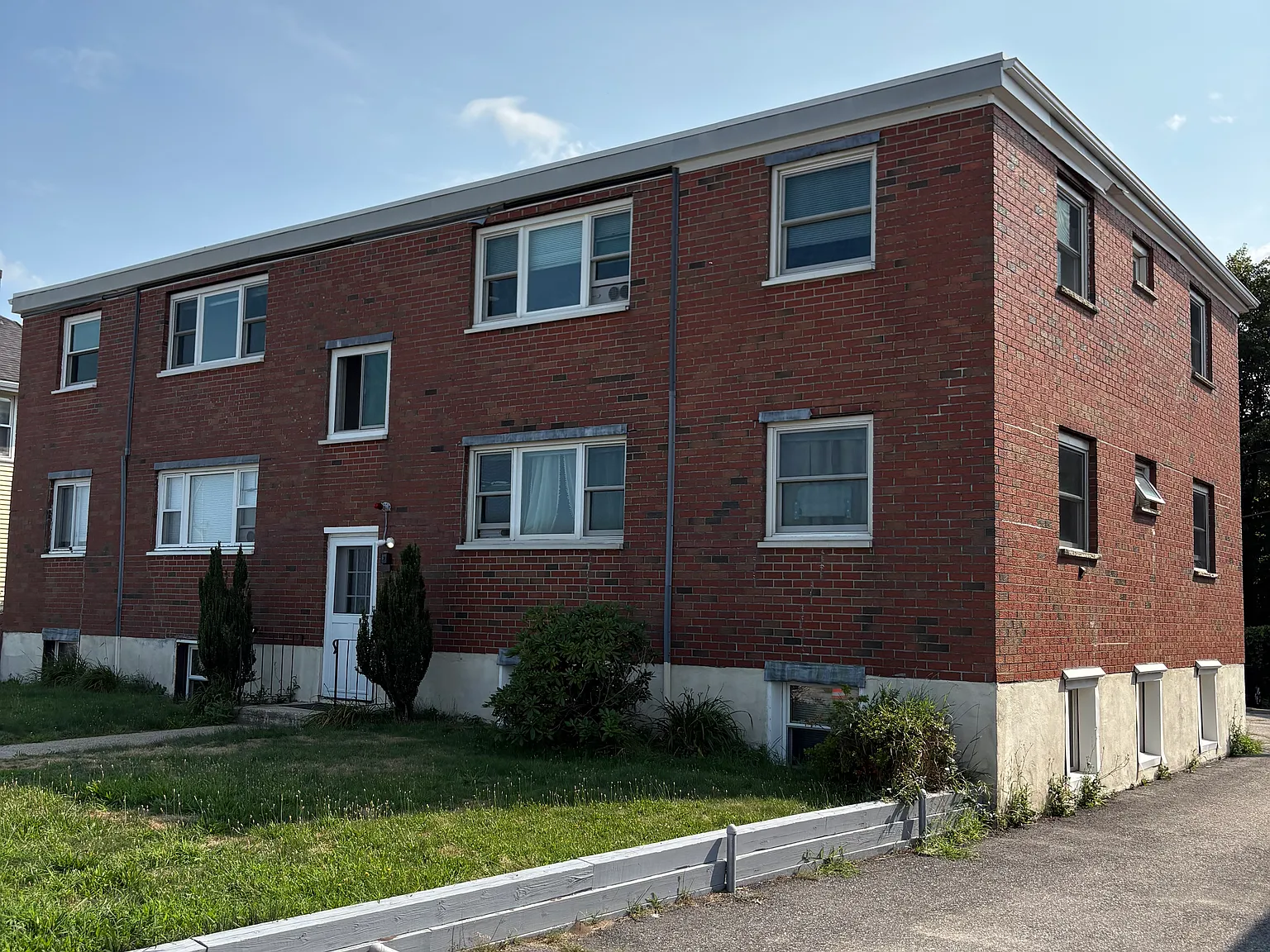 623 Quincy Shore Dr — Photo 1