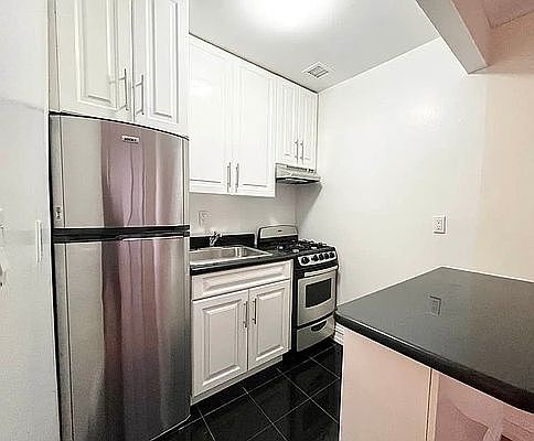 3rd image of 1661 York Ave APT 6K