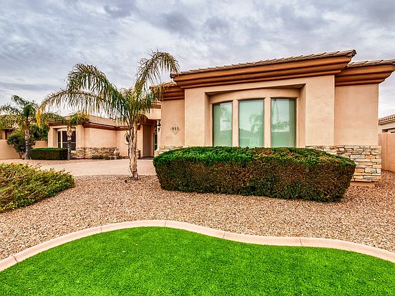 3rd image of 933 E Coconino Pl