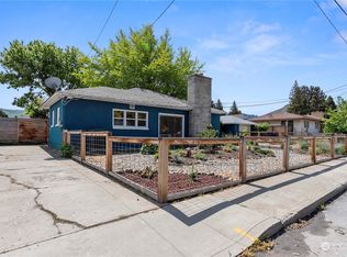 1035 1st St, Wenatchee, WA 98801