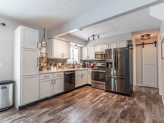 5th image of 4531 Glenberry Dr