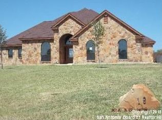 219 S Monkhouse St, Poth, TX 78147