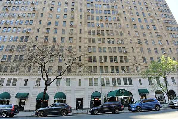 Rented by Douglas Elliman | media 26