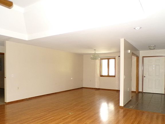 5th image of 213 Miller Way