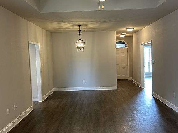 3rd image of 4124 Silverwood Dr