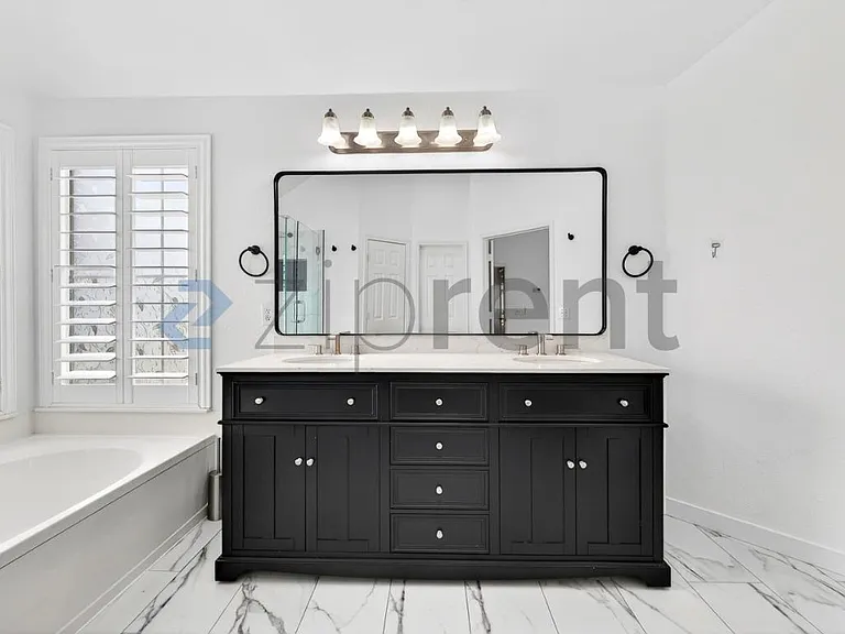 10604 Ambergate Ln — Photo 33