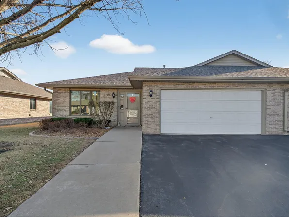 2700 Eagle Dr #2700, Joliet, IL 60436