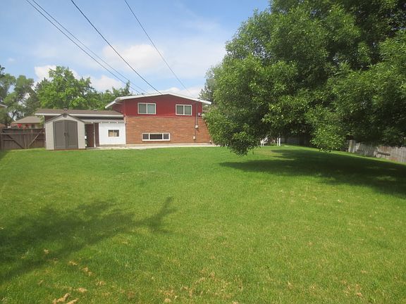 3rd image of 981 E Birchwood Dr